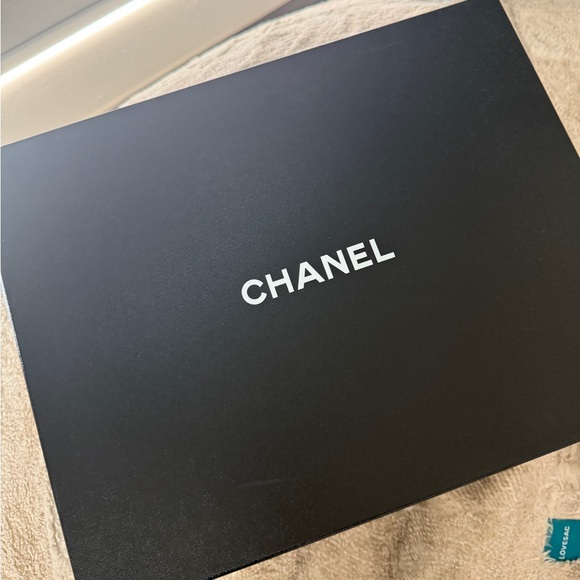 CHANEL Lambskin & Calfskin Combat Boots/Glossy Leather - Picture 2 of 9